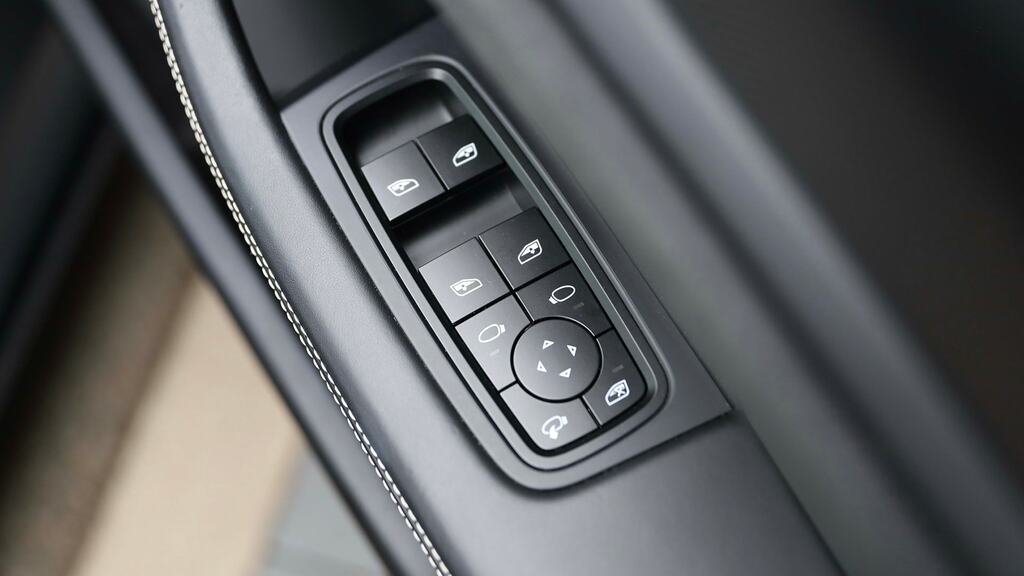 Porsche Taycan Performance 79.2Kwh Rwd Saloon Silver #23