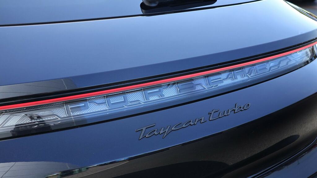 Porsche Taycan Performance Plus 93.4Kwh Turbo S Saloon Electr #23
