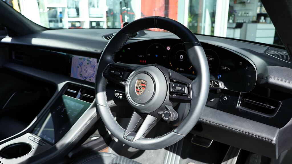 Porsche Taycan Performance Plus 93.4Kwh Turbo S Saloon Electr #8
