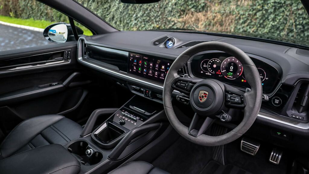 Porsche Cayenne S E-hybrid Tiptronic S Black #4