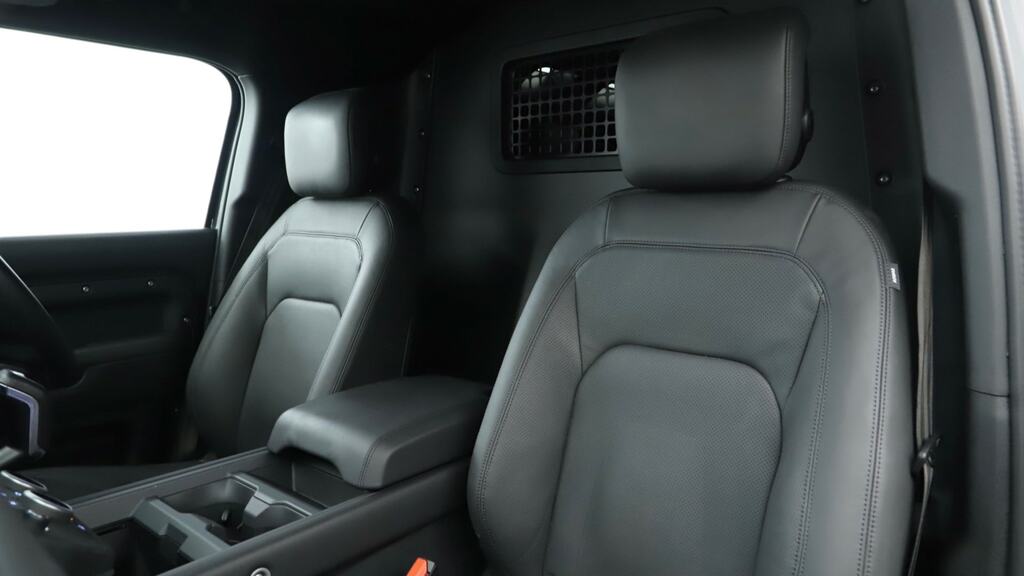 Land Rover Defender 110 3.0 D350 Hard Top X-dynamic Hse Grey #4