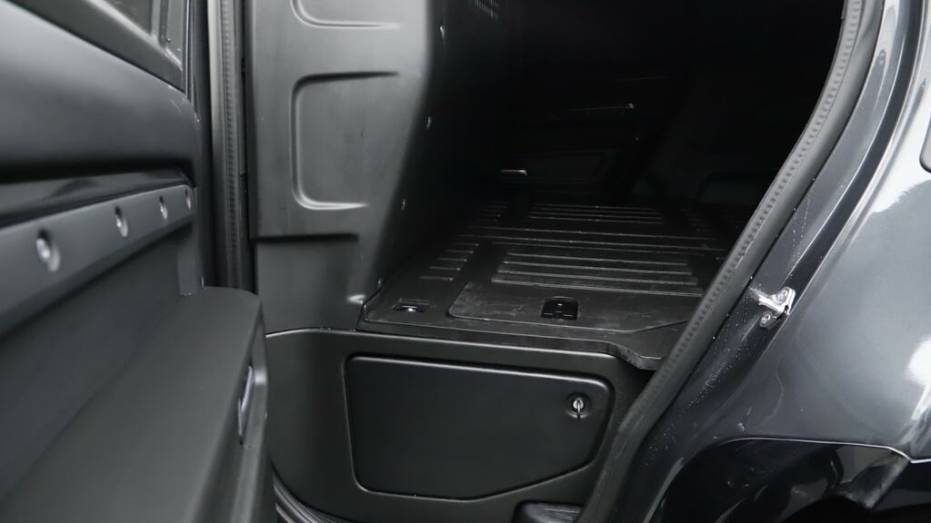 Land Rover Defender 110 3.0 D250 X-dynamic Hse 110 Black #27