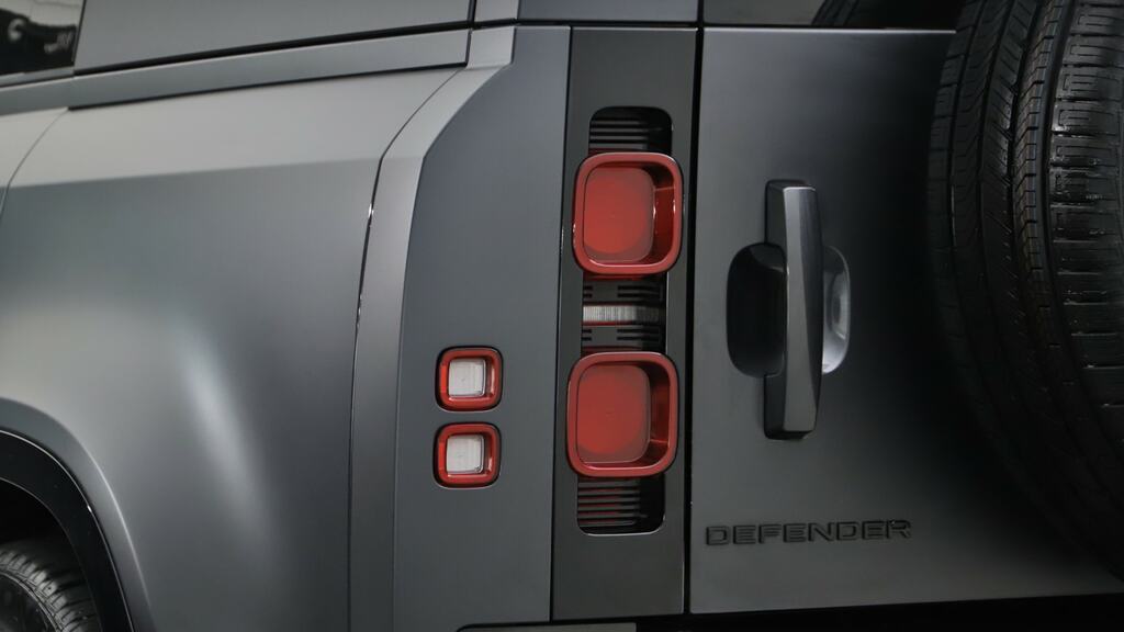 Land Rover Defender 110 3.0 D250 X-dynamic Hse 110 Black #18