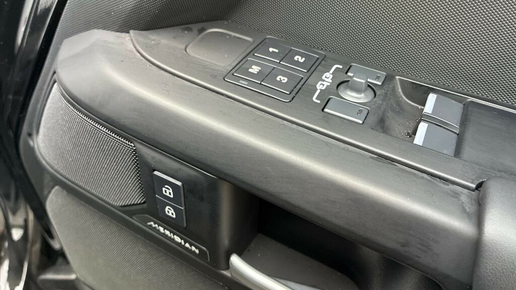 Land Rover Defender 90 3.0 D250 X-dynamic Hse 90 Grey #22