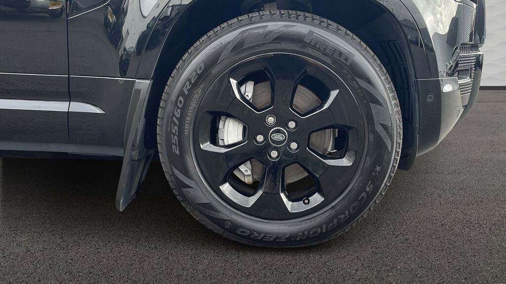 Land Rover Defender 110 Hse Black #8