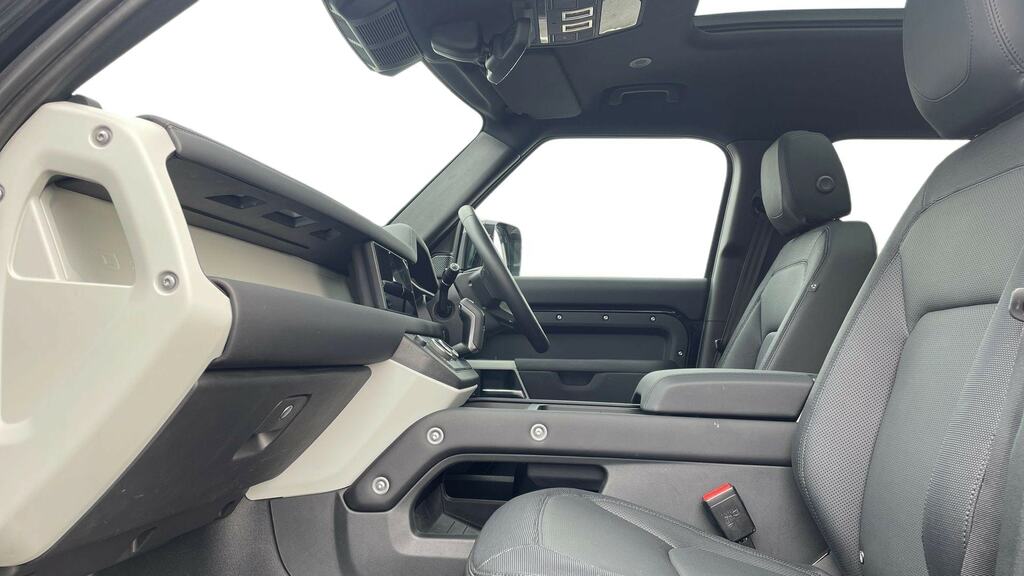 Land Rover Defender 110 2.0 P400e X-dynamic Se 110 Black #3