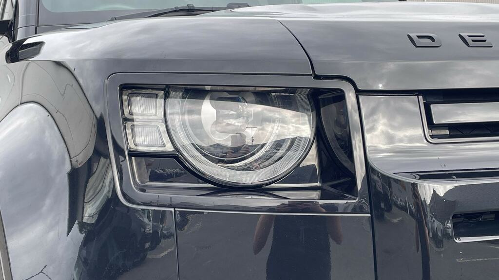 Land Rover Defender 110 Hse Black #17