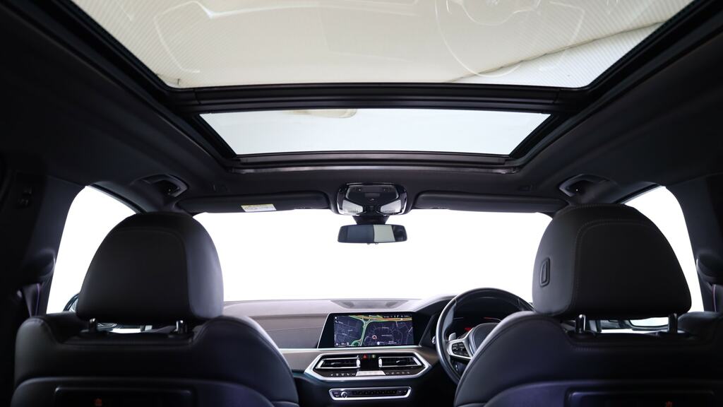 BMW X5 Xdrive40d Mht M Sport White #18