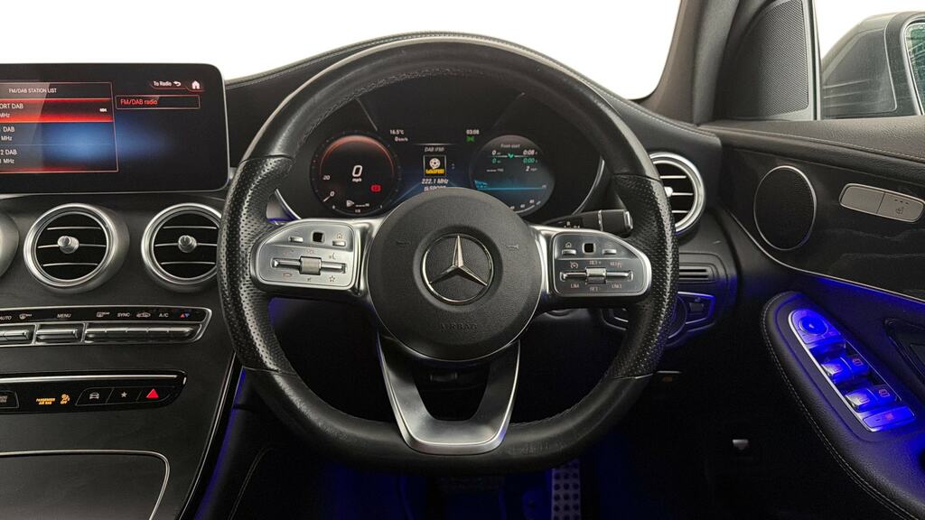Mercedes-Benz GLC Class Glc 300 4Matic Amg Line Ultimate 9Gtronic White #8
