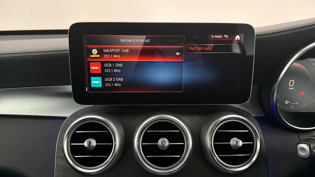 Mercedes-Benz GLC Class Glc 300 4Matic Amg Line Ultimate 9Gtronic White #20