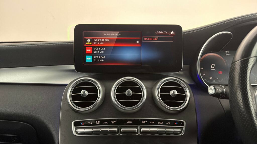 Mercedes-Benz GLC Class Glc 300 4Matic Amg Line Ultimate 9Gtronic White #7