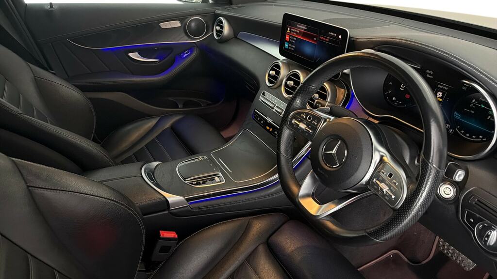 Mercedes-Benz GLC Class Glc 300 4Matic Amg Line Ultimate 9Gtronic White #27
