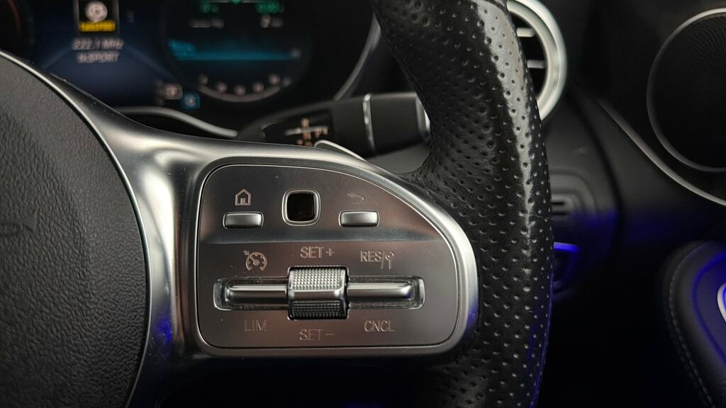 Mercedes-Benz GLC Class Glc 300 4Matic Amg Line Ultimate 9Gtronic White #18