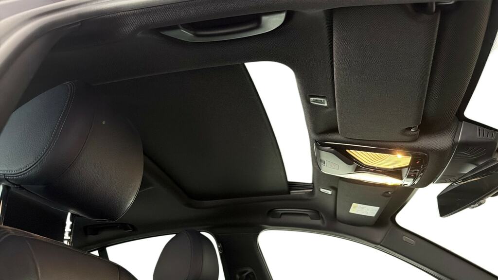 BMW 5 Series 520D M Sport White #27