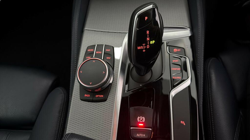 BMW 5 Series 520D M Sport White #14