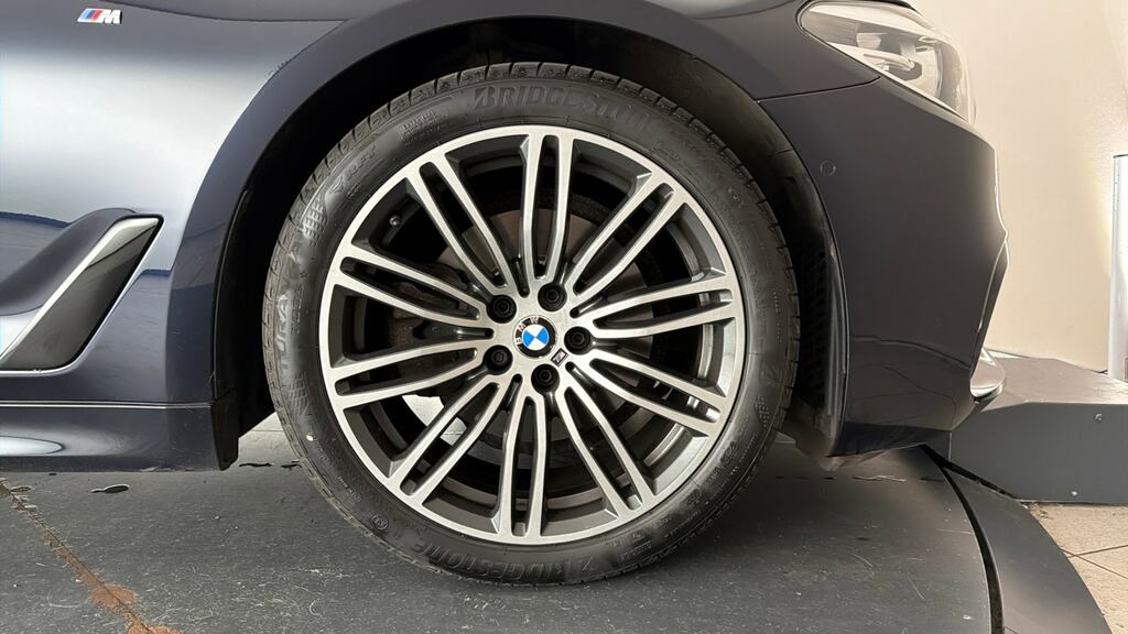 BMW 5 Series 520D M Sport White #23