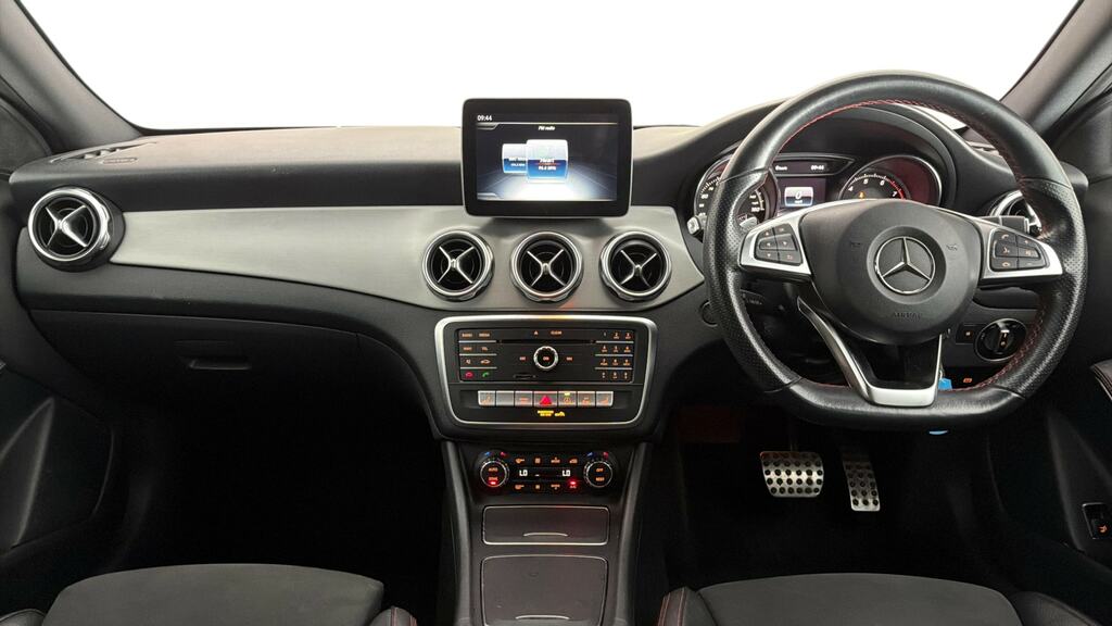Mercedes-Benz GLA Class Gla 200 Amg Line Edition Silver #6