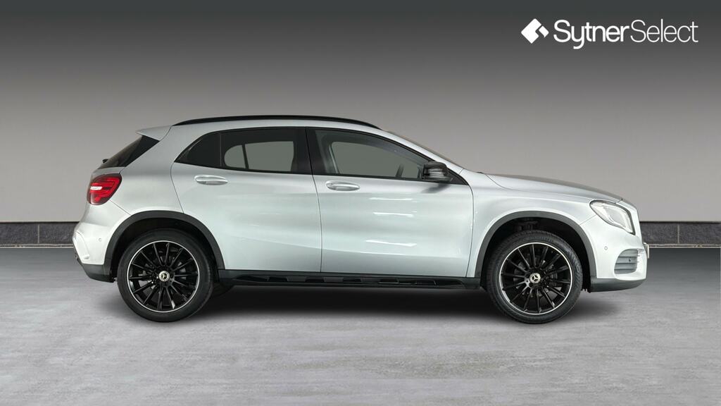 Mercedes-Benz GLA Class Gla 200 Amg Line Edition Silver #3