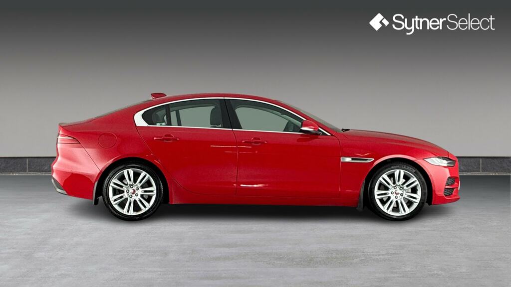 Jaguar XE 2.0D Se Red #3