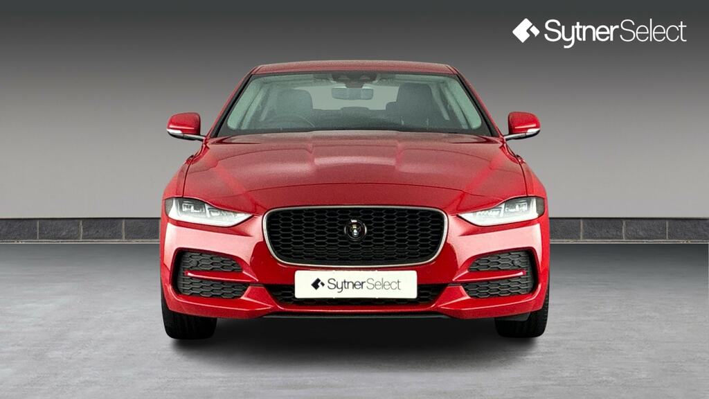 Jaguar XE 2.0D Se Red #4