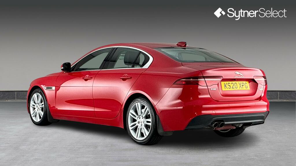 Jaguar XE 2.0D Se Red #2