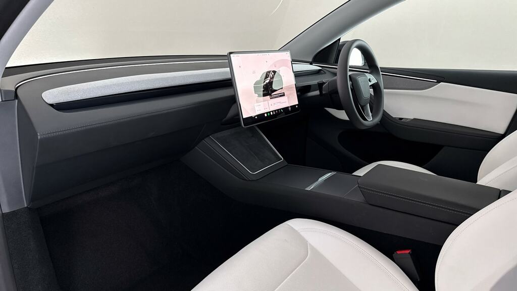 Tesla Model Y 62.5Kwh Suv Rwd 298 Ps Red #11