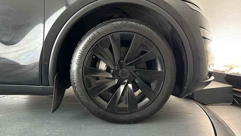 Tesla Model Y 62.5Kwh Suv Rwd 298 Ps Red #22