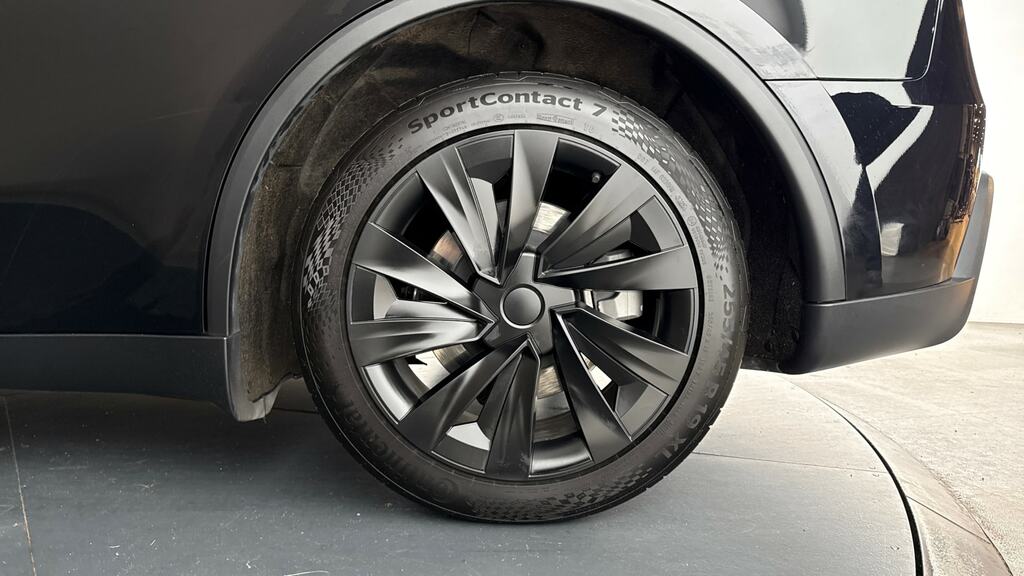 Tesla Model Y 62.5Kwh Suv Rwd 298 Ps Red #24