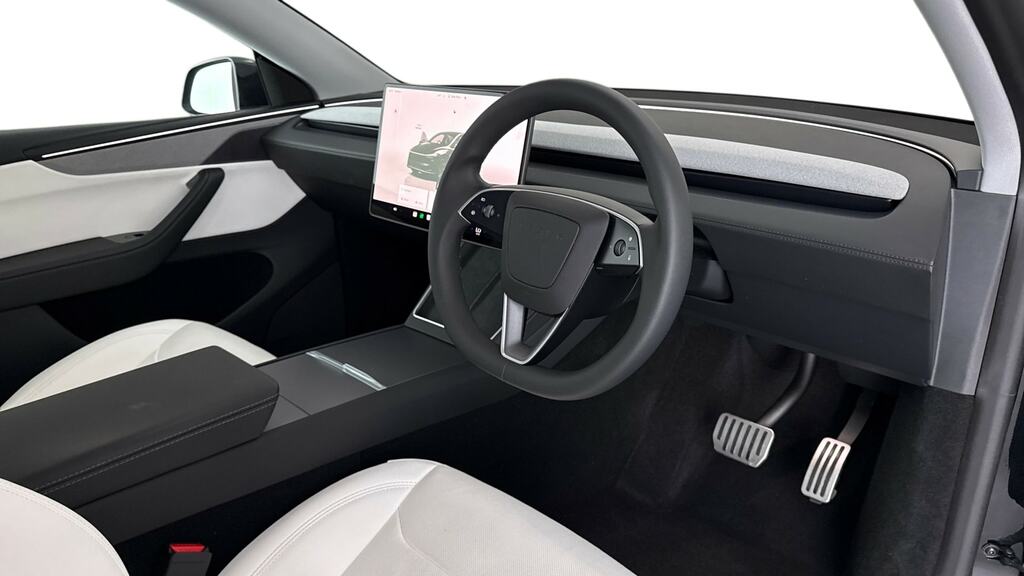 Tesla Model Y 62.5Kwh Suv Rwd 298 Ps Red #9