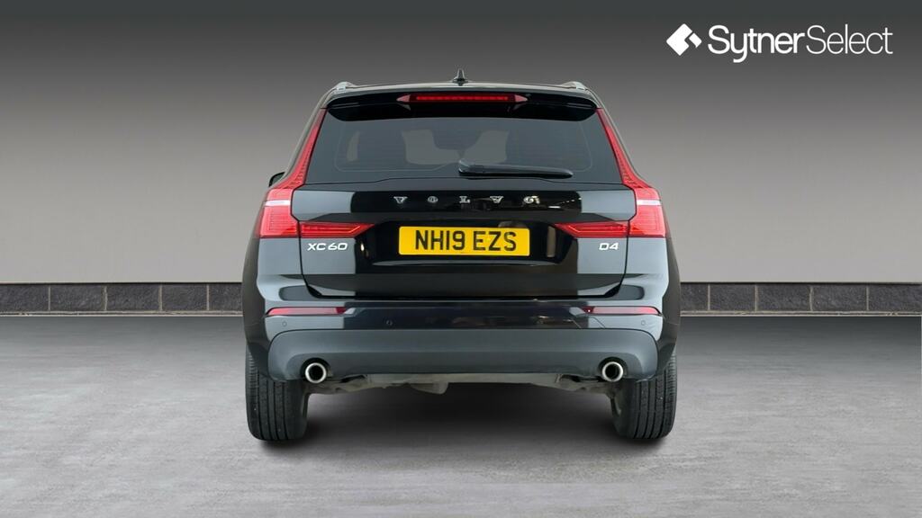 Volvo XC60 2.0 D4 Momentum Geartronic Black #5