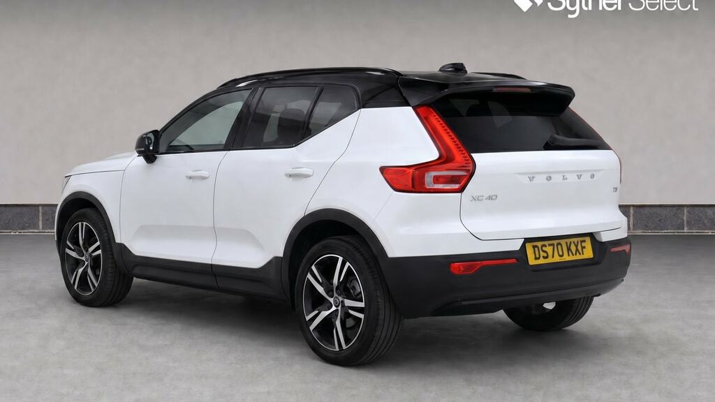 Volvo XC40 1.5 T3 163 R Design White #3