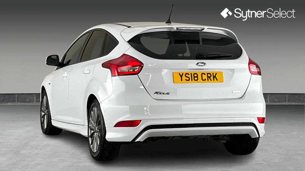 Ford Focus 1.0 Ecoboost 140 St-line Navigation YS18CRK White #2