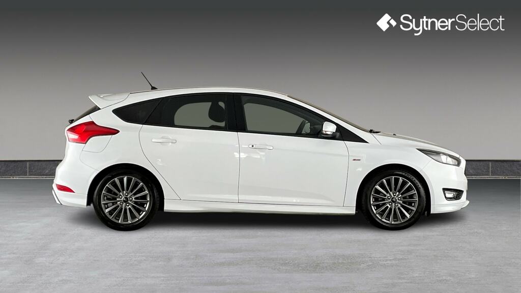 Ford Focus 1.0 Ecoboost 140 St-line Navigation YS18CRK White #3