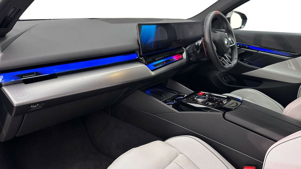 BMW M5 Saloon Blue #7