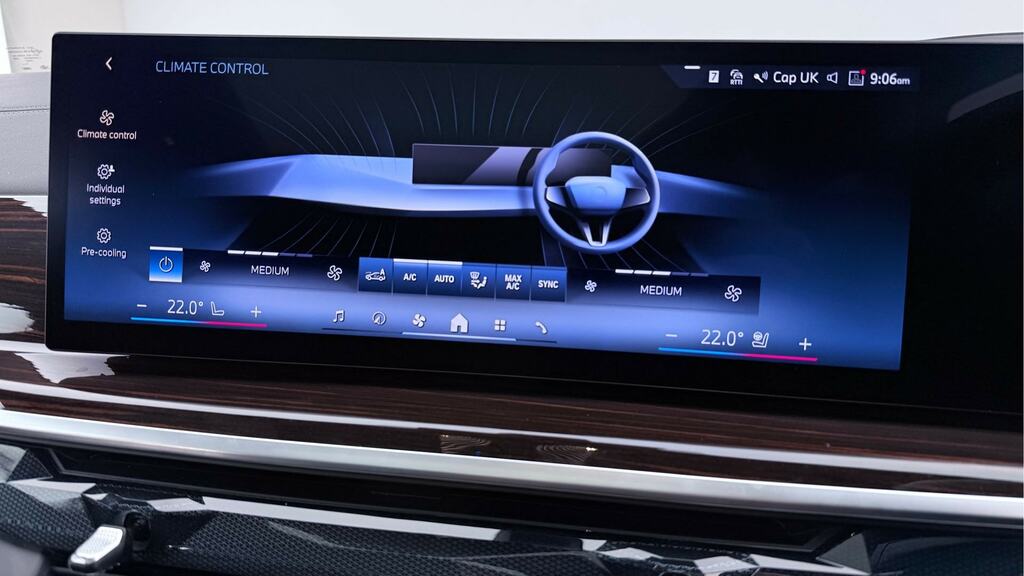 BMW X7 M Sport Black #26