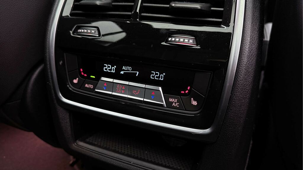 BMW X7 M Sport Black #27