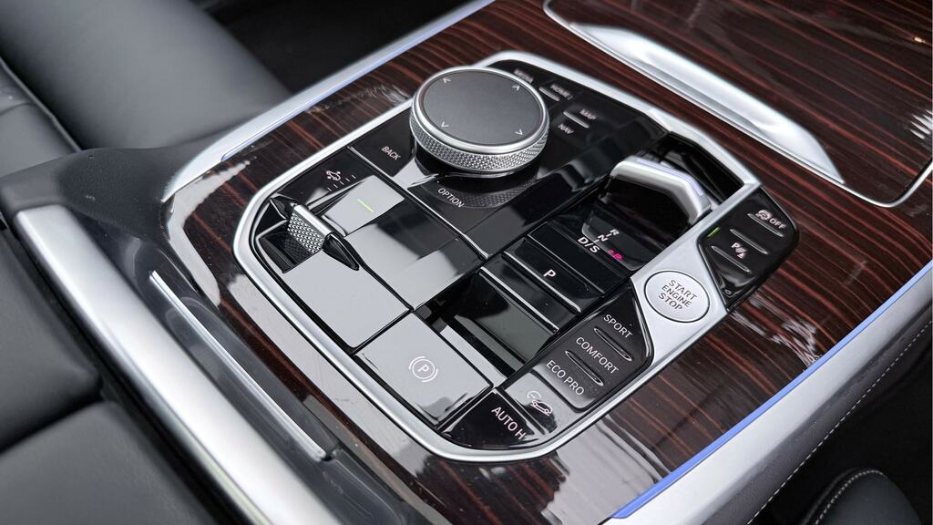 BMW X7 M Sport Black #9