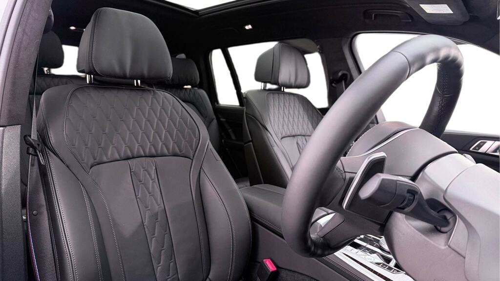 BMW X7 M Sport Black #10