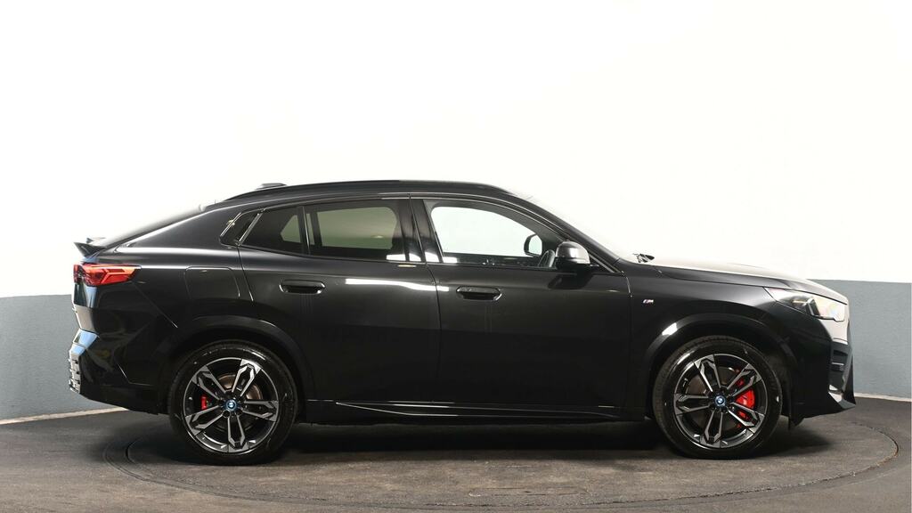 BMW iX2 150Kw Edrive20 Shadow Ed 65Kwh Tech Black #3