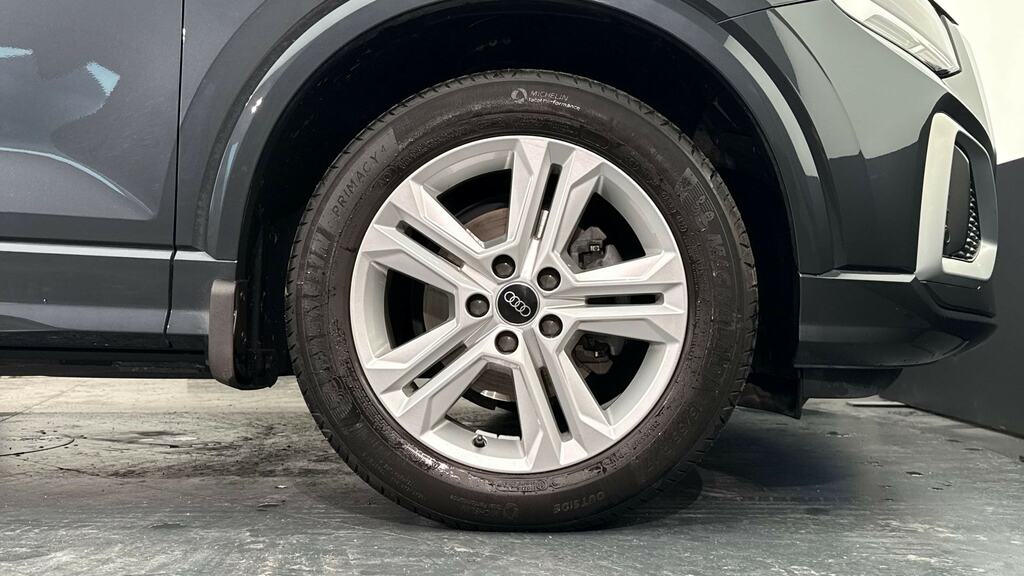 Audi Q2 30 Tfsi Sport Cs FE23XFG Grey #5