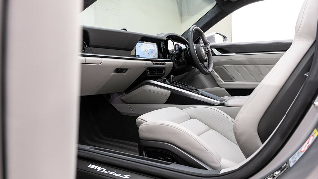 Porsche 911 2dr Pdk Blue #56
