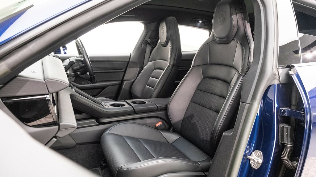 Porsche Taycan Turbo Black #14