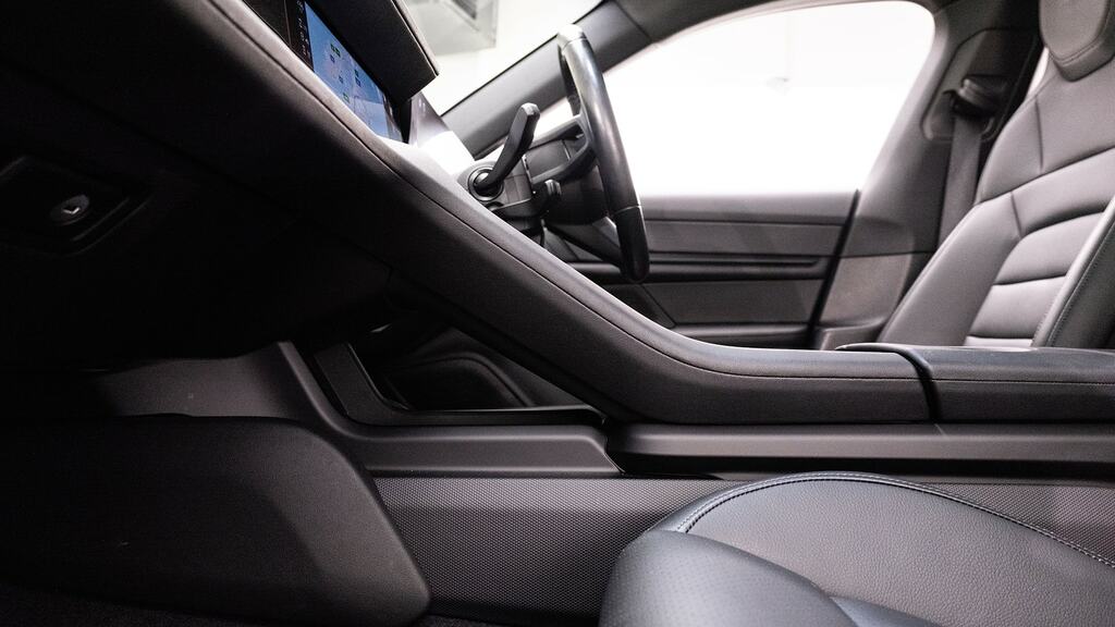 Porsche Taycan Turbo Black #44