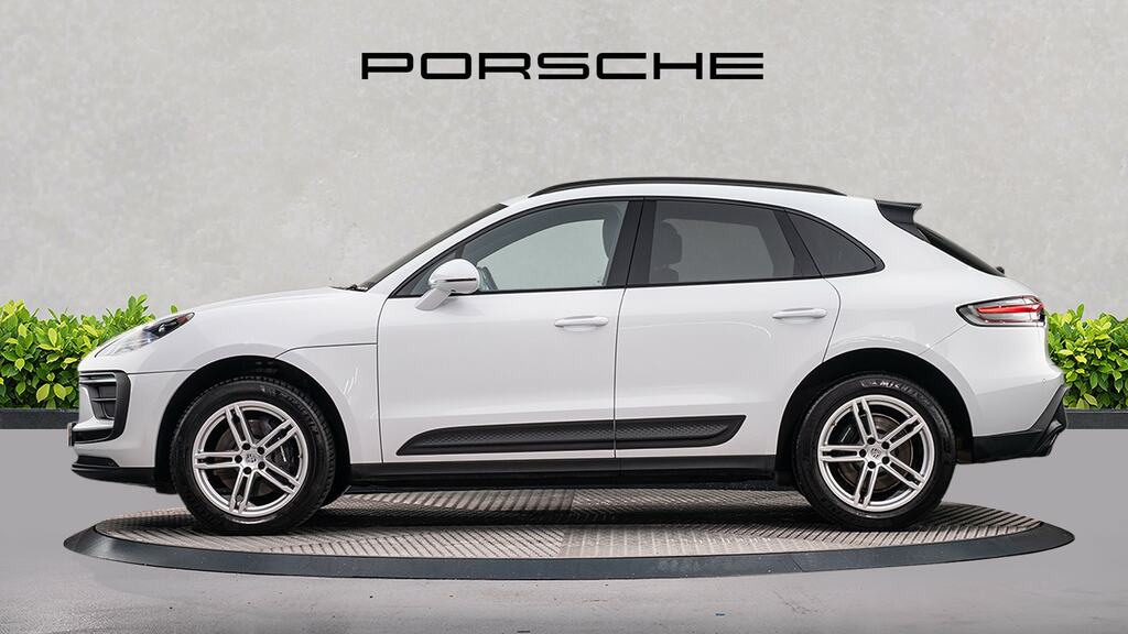 Porsche Macan 5dr Pdk White #4