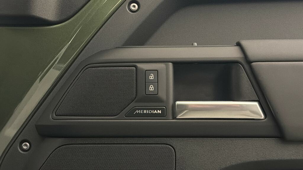 Land Rover Defender 110 X-dynamic Hse Blue #20