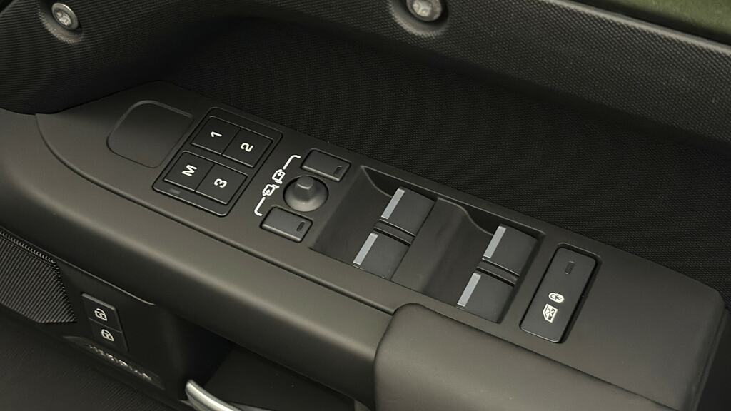 Land Rover Defender 110 X-dynamic Hse Blue #19