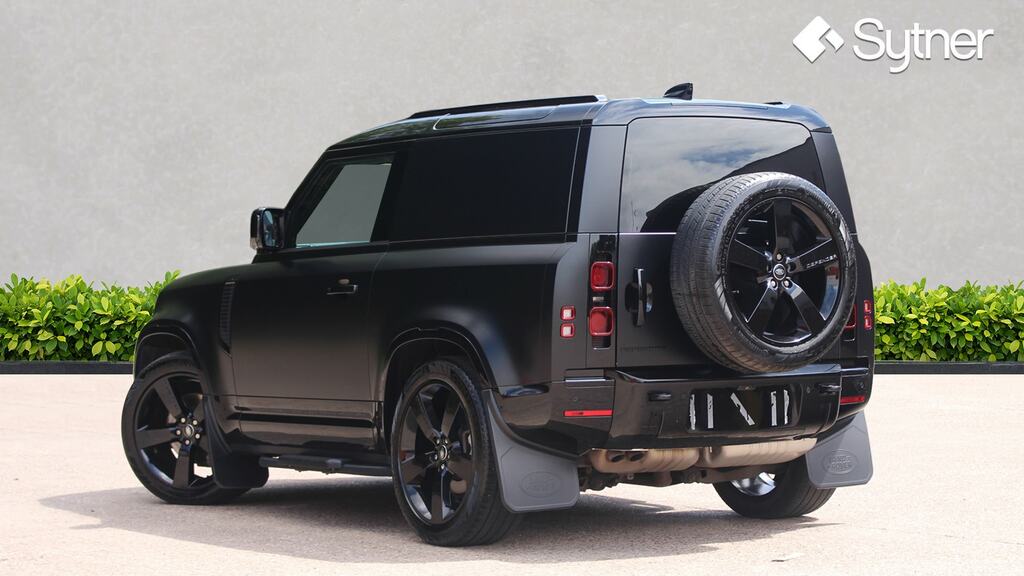 Land Rover Defender 90 3.0 D300 Hard Top X-dynamic Hse Black #4