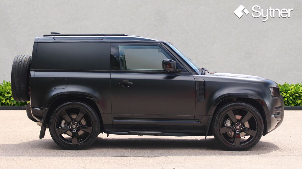 Land Rover Defender 90 3.0 D300 Hard Top X-dynamic Hse Black #2