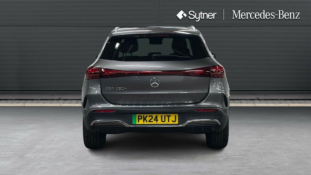 Mercedes-Benz EQA Eqa 350 4Matic Amg Line Premium White #7
