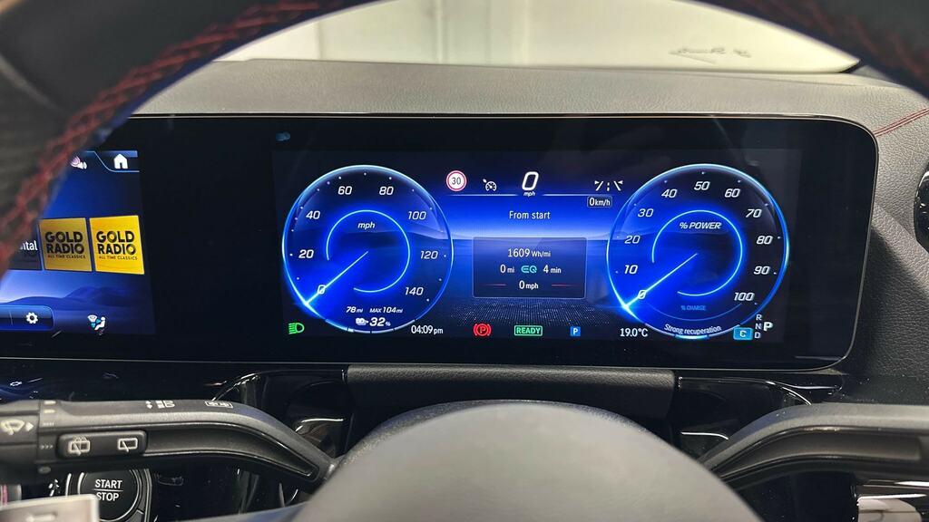 Mercedes-Benz EQA Eqa 350 4Matic Amg Line Premium White #13